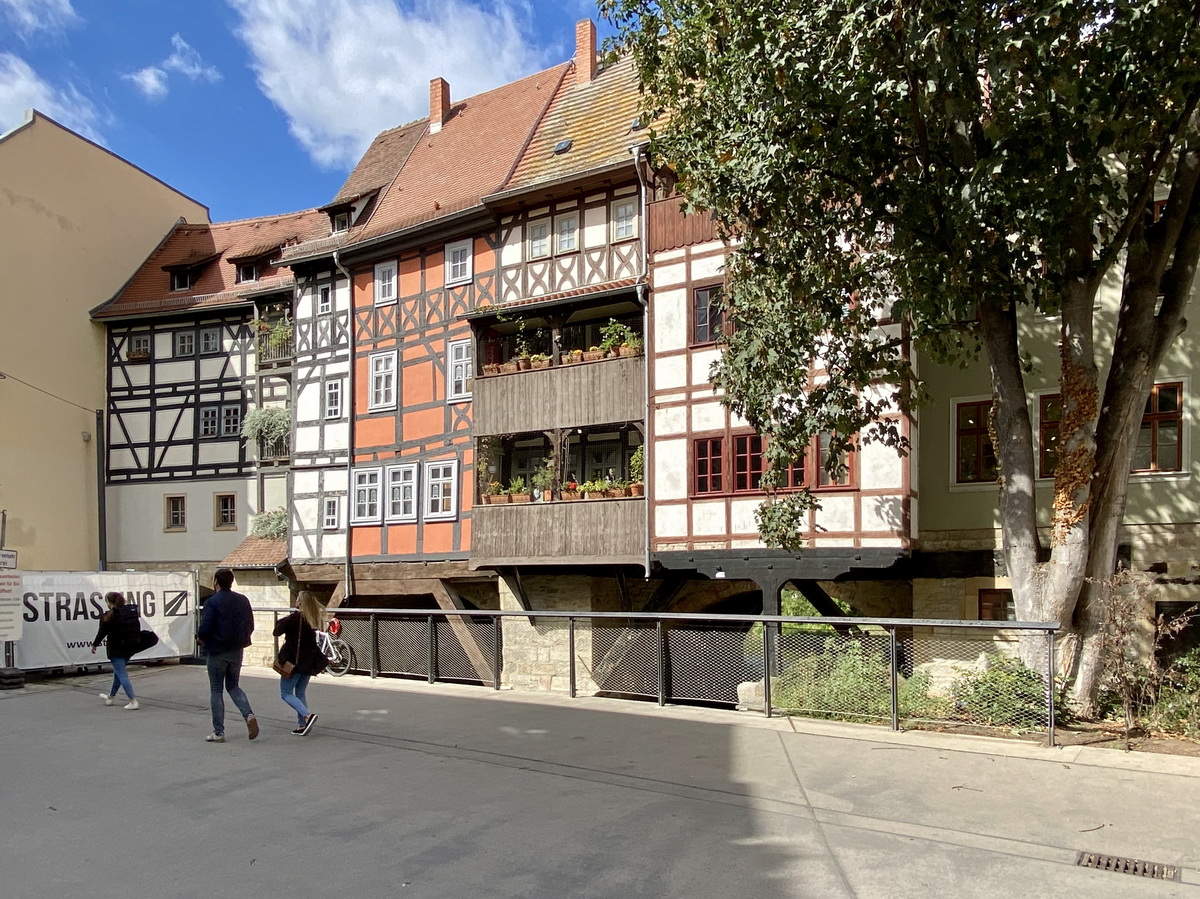 Krmerbrcke am 26. August 2020 in Erfurt, diese befindet sich im Zentrum der Altstadt; in der Nhe des Rathauses. Sie ist ein lebendiges Denkmal.