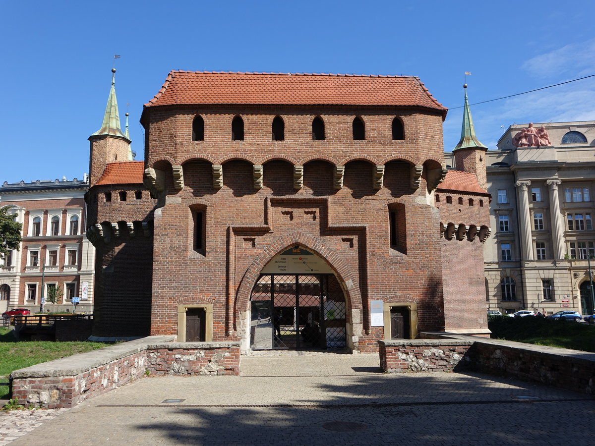 Krakau, Barbakan, Zugang von Florianstor, erbaut von 1498 bis 1499 durch Johann I. Albrecht (04.09.2020)