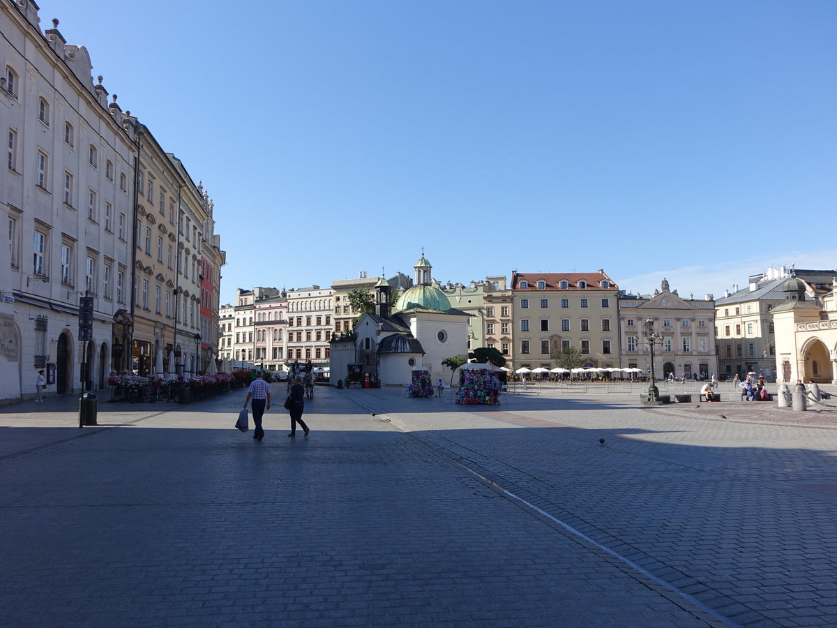 Krakau, Rynek Platz mit St. Adalbert Kirche, erbaut im 12. Jahrhundert (04.09.2020)