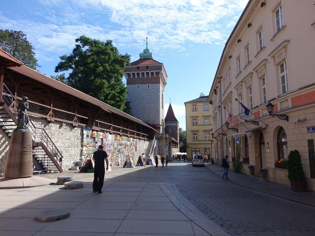 Krakau, Stadtmauer und Florianstor in der Pijarska Strae (04.09.2020)