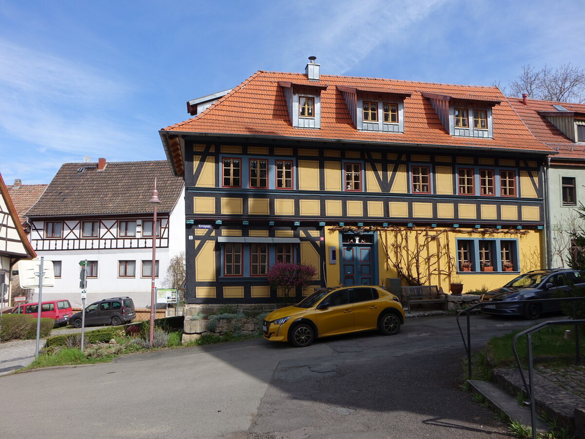 Kranichfeld, Fachwerkhuser am Kirchplatz (17.04.2022)