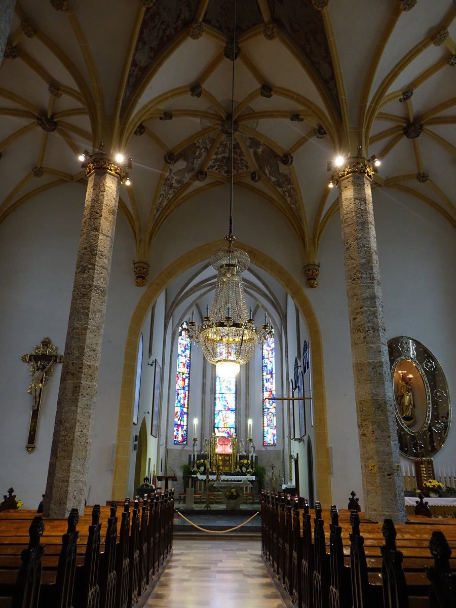 Kranj, Innenraum der gotische St. Kancius Kirche mit Sterngewlbe (05.05.2017)