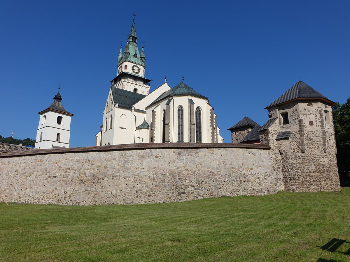 Kremnica / Kremnitz, kath. Pfarrkirche St. Katharina, erbaut im 13. Jahrhundert (08.08.2020)