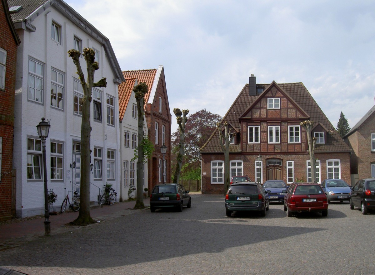 Krempe, Altbauten am Markt (10.05.2011)