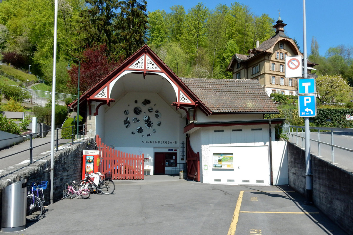 Kriens, Talstation der Standseilbahn zum Sonnenberg - 23.04.2015