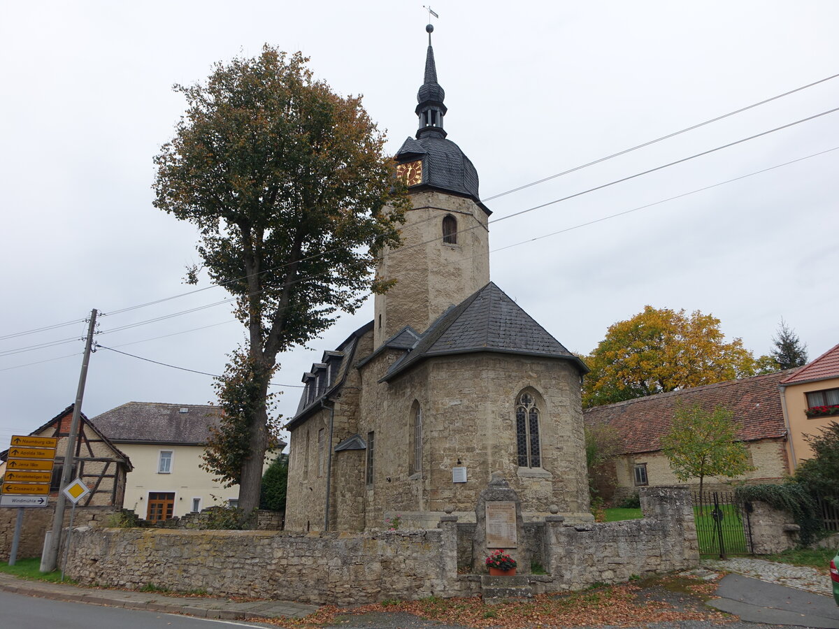 Krippendorf, evangelische Kirche, Chor erbaut um 1300, um 1500 Einwlbung des Langhaus mit einem Tonnengewlbe (21.10.2022)