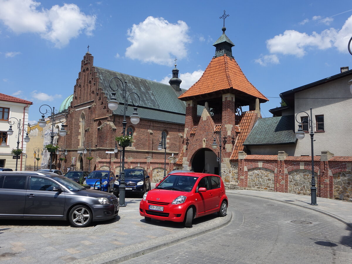 Krosno, Franziskanerkirche der Heimsuchung der Hl. Maria, erbaut im 15. Jahrhundert (17.06.2021)