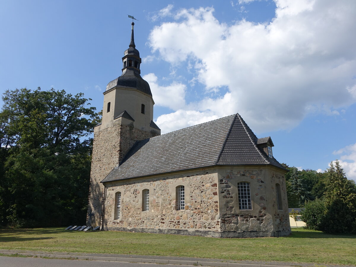Krossen, evangelische Dorfkirche, erbaut 1455, erneuert 1745 (08.09.2025)
