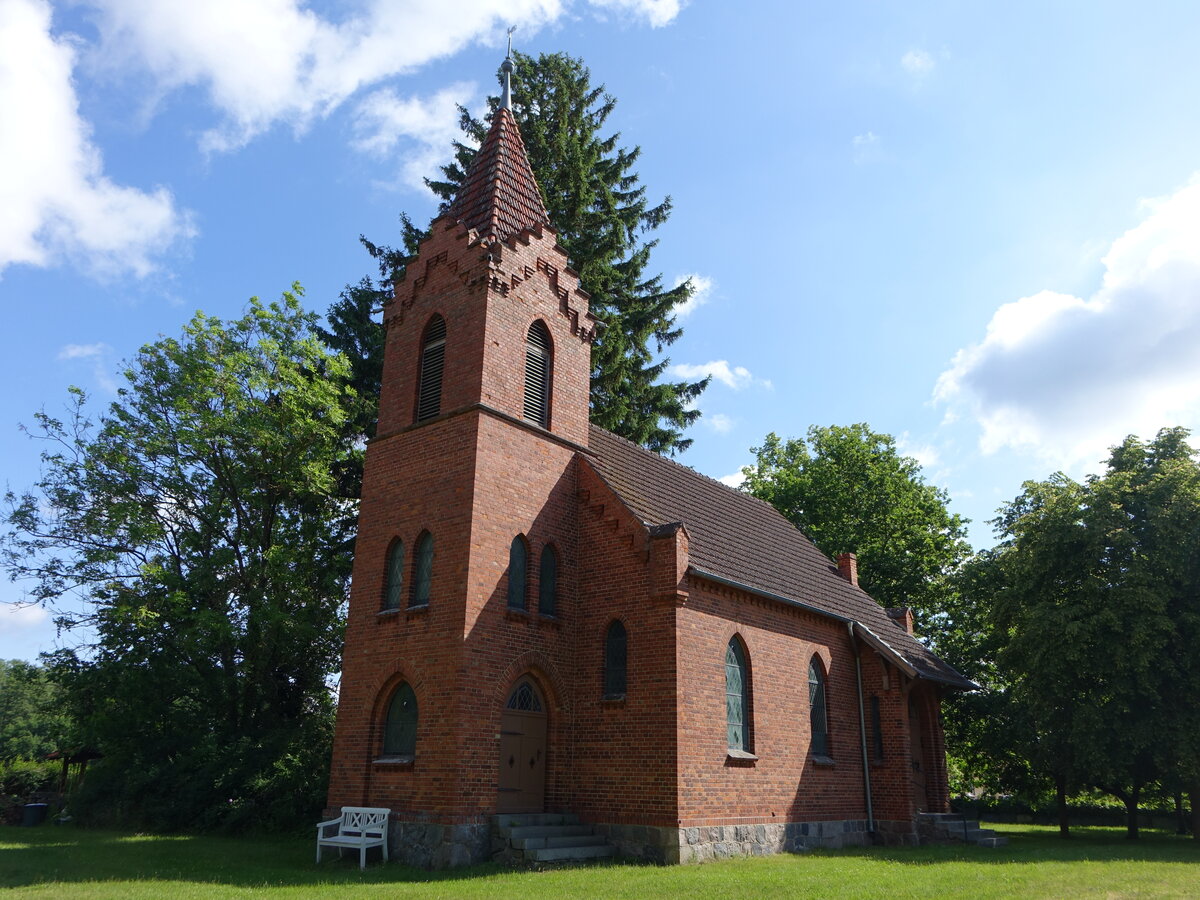 Kr�mmel, evangelische Kirche, neugotische Backsteinkirche von 1911 (30.05.2026)