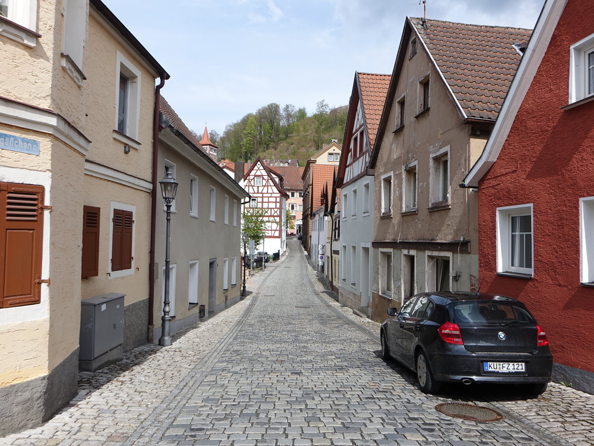 Kulmbach, historische Gebude im Stadtgsschen in der Altstadt (16.04.2017)