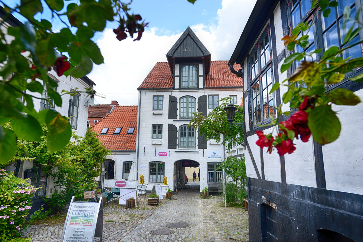 Kulturhof, Groe Strae 42, Flensburg. Der Hof gehrt seit seiner Renovierung zu den Foto- und Postkartenmotiven der Frderstadt. Aufnahme: 11. Juli 2020.