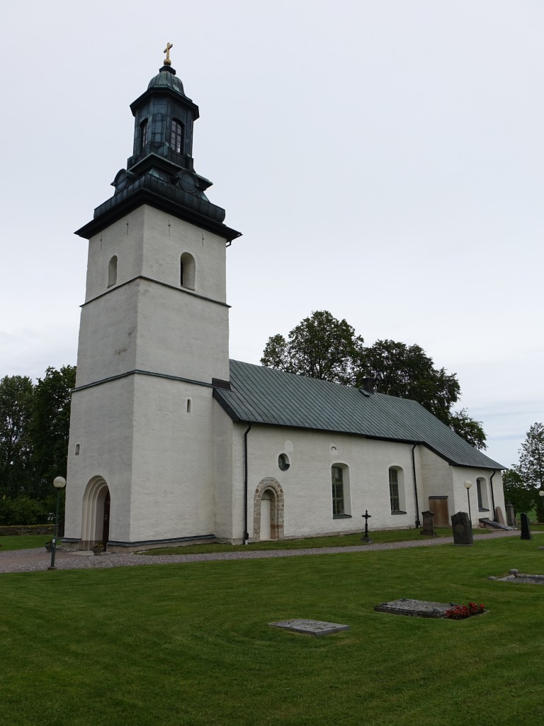 Kumla, Kirche von Knista, erbaut ab dem 12. Jahrhundert (17.06.2015)
