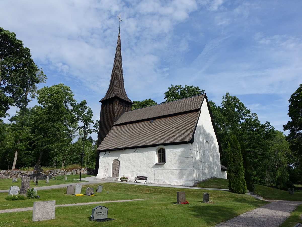 Kungs-Barkar Kyrka, erbaut im 12. Jahrhundert, Empore und Sterngewlbe 15. Jahrhundert, Orgel von 1785 (15.06.2016)