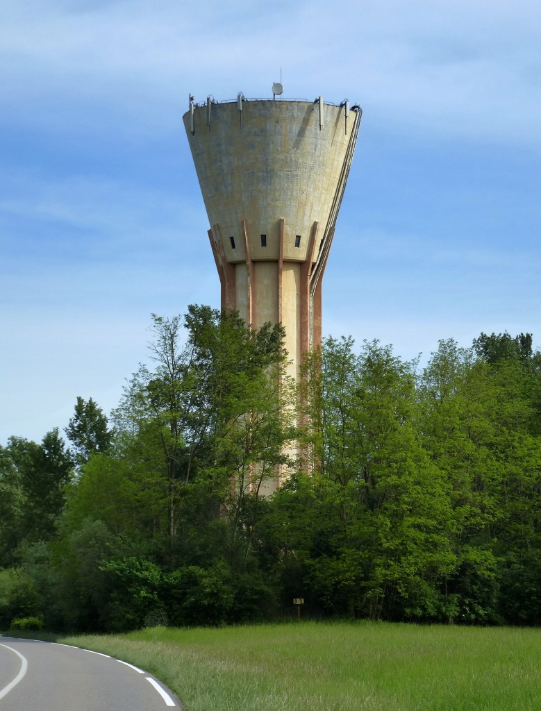 Kunheim, der Wasserturm in der Nhe des Ortes, Mai 2015