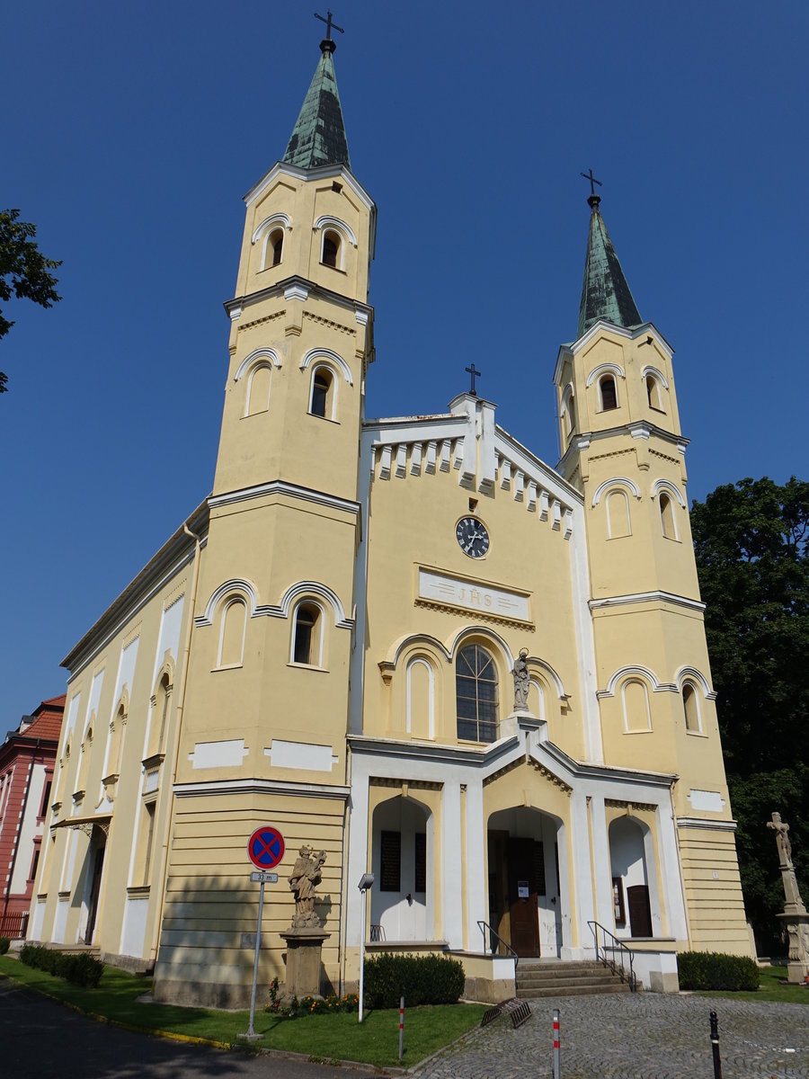 Kunin / Kunewald, Pfarrkirche Hl. Kreuzerhhung, erbaut bis 1759 (31.08.2019)
