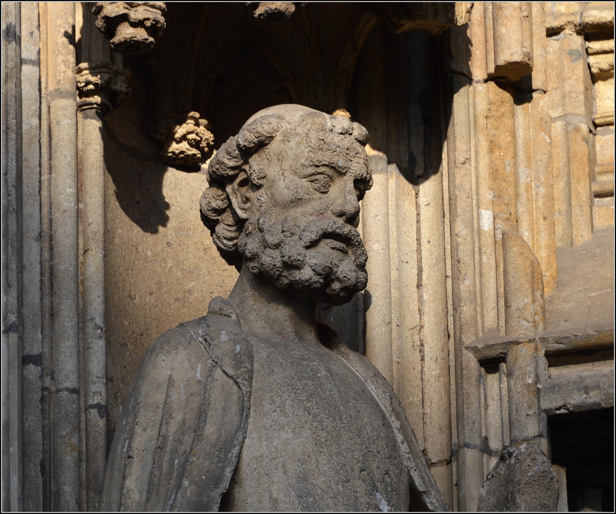 Kunst am Klner Dom - Heiligenfiguren. Frhjahr 2014.