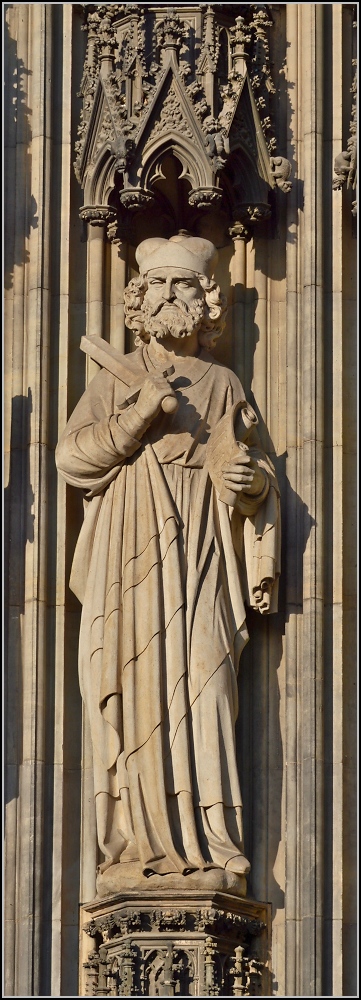 Kunst am Klner Dom - Heiligenfiguren. Frhjahr 2014.