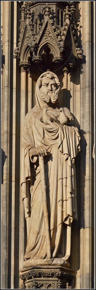 Kunst am Klner Dom - Heiligenfiguren. Frhjahr 2014.