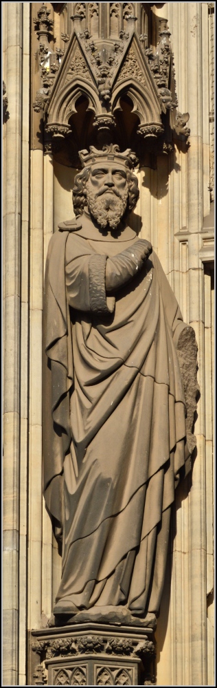 Kunst am Klner Dom - Heiligenfiguren. Frhjahr 2014.