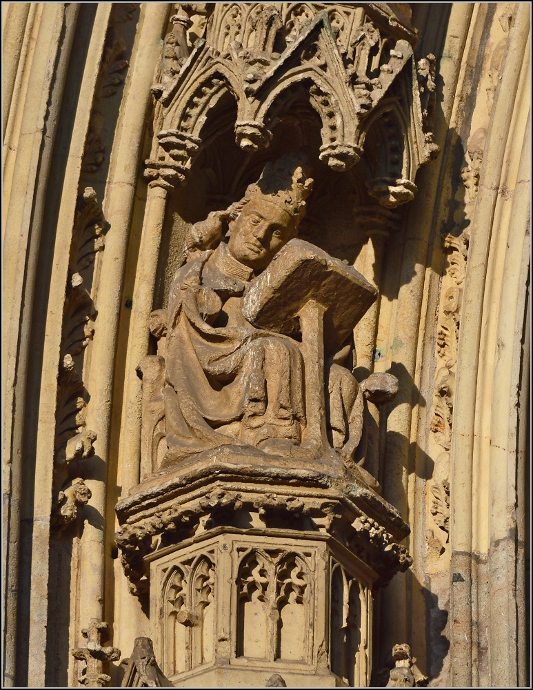 Kunst am Klner Dom - Heiligenfiguren. Frhjahr 2014.