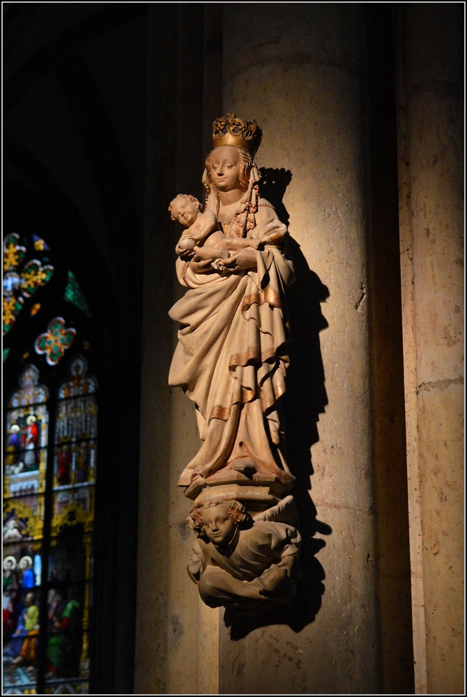 Kunst im Klner Dom - Heiligenfiguren. Frhjahr 2014.