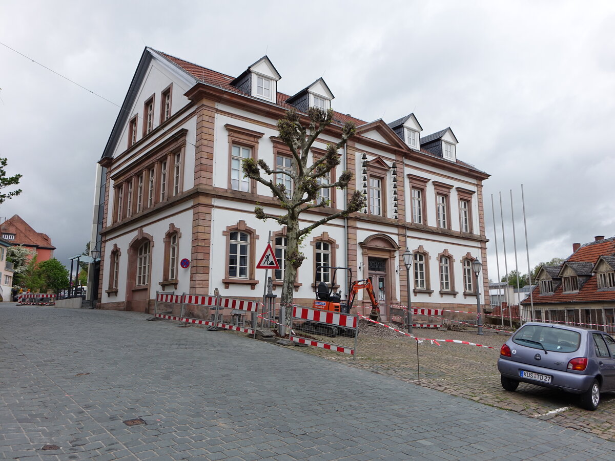 Kusel, Rathaus am Marktplatz, sandsteingegliederter Putzbau, erbaut 1891 durch den Architekten Mergler (23.05.2021)