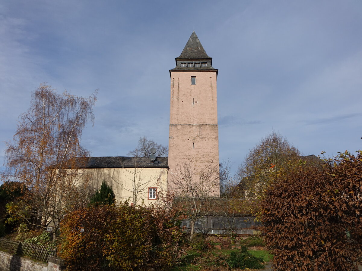 Kyllburg, 23 Meter hoher Bergfried der Burg, erbaut ab 1239 (06.11.2025)