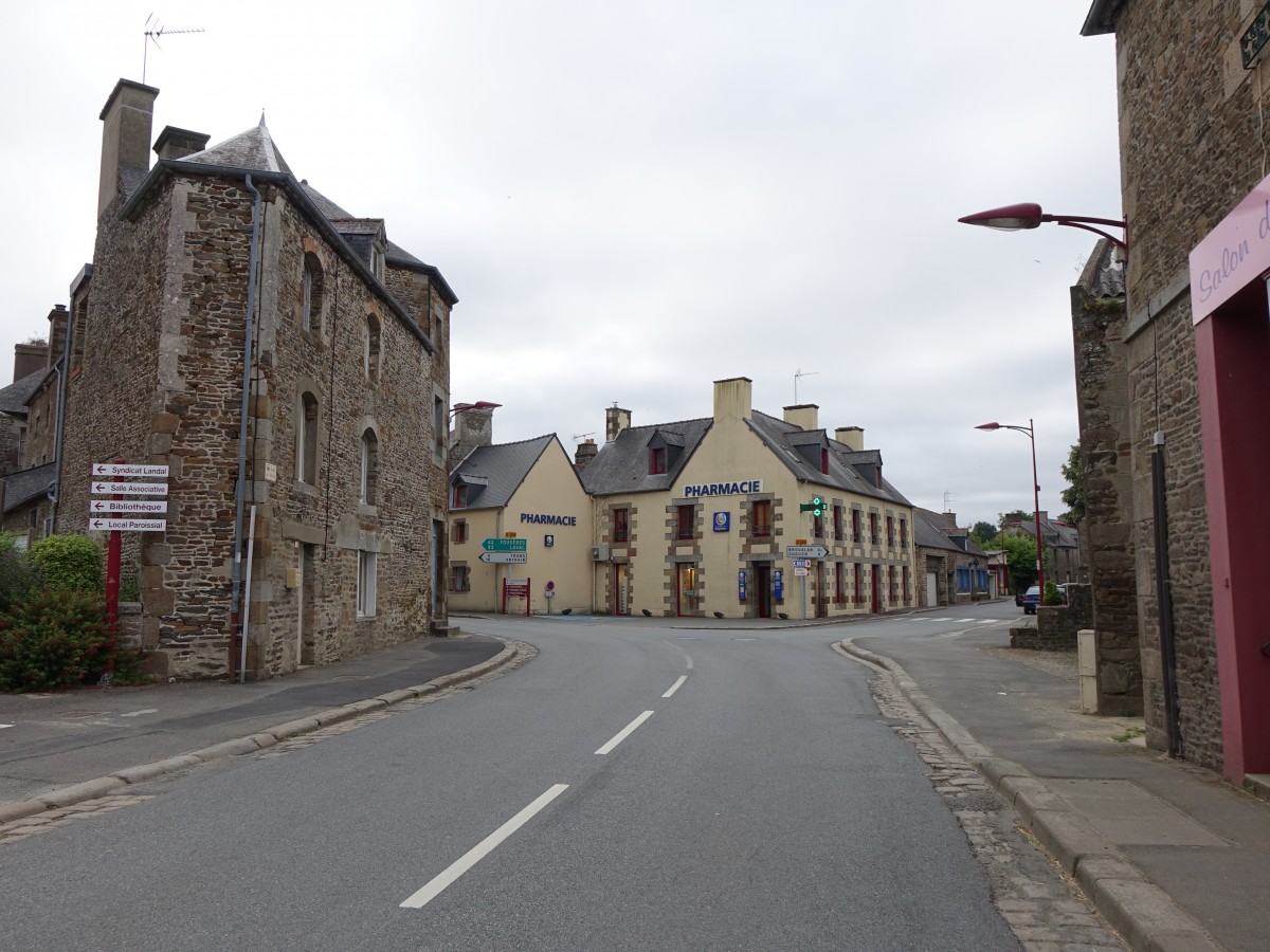 La Boussac, Huser in der Rue de Eglise (13.07.2015)