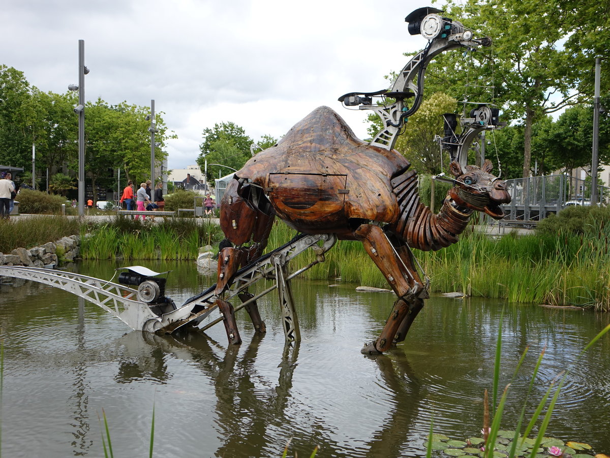 La Roche sur Yon, Tierfiguren am Place Napoleon (12.07.2017)