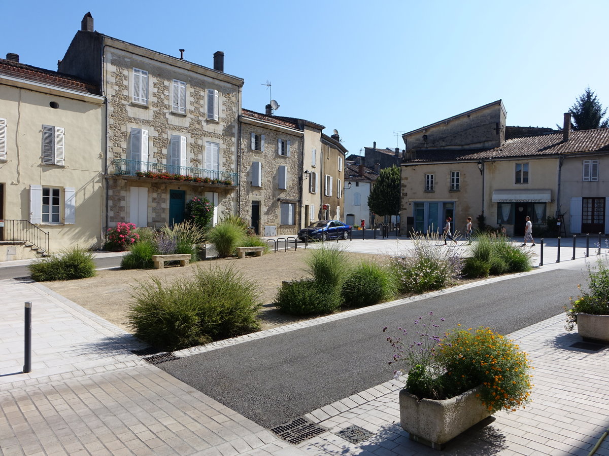 La Role, historische Gebude in der Rue Jean Renou (25.07.2018)