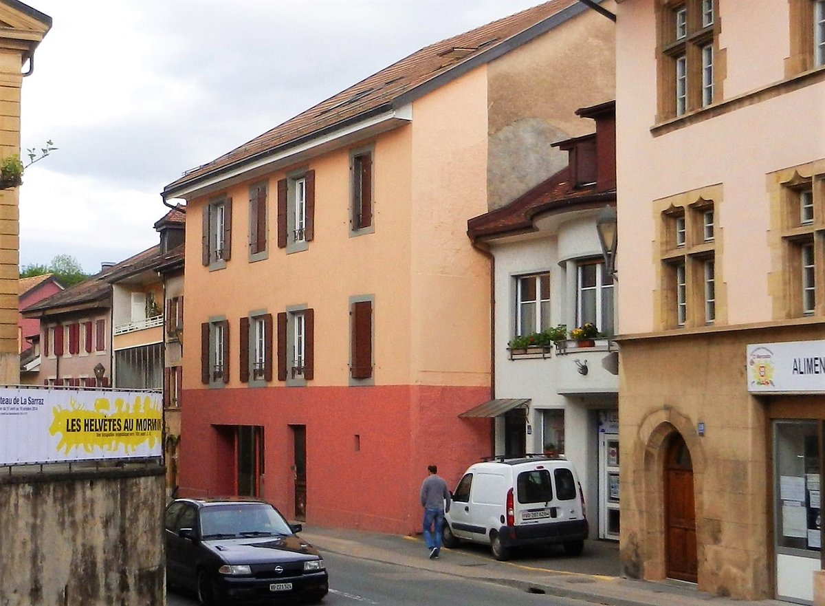 La Sarraz, Grande Rue 11, ex Htel de Ville (ehemaliges Stadthaus) nach der Renovierung - 09.05.2014
