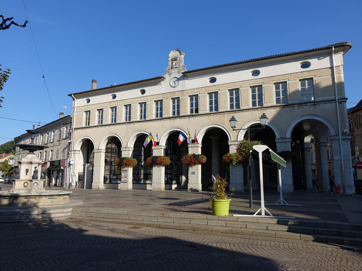 La Tour du Pin, Rathaus am Place Antonin Dubost (23.09.2016)