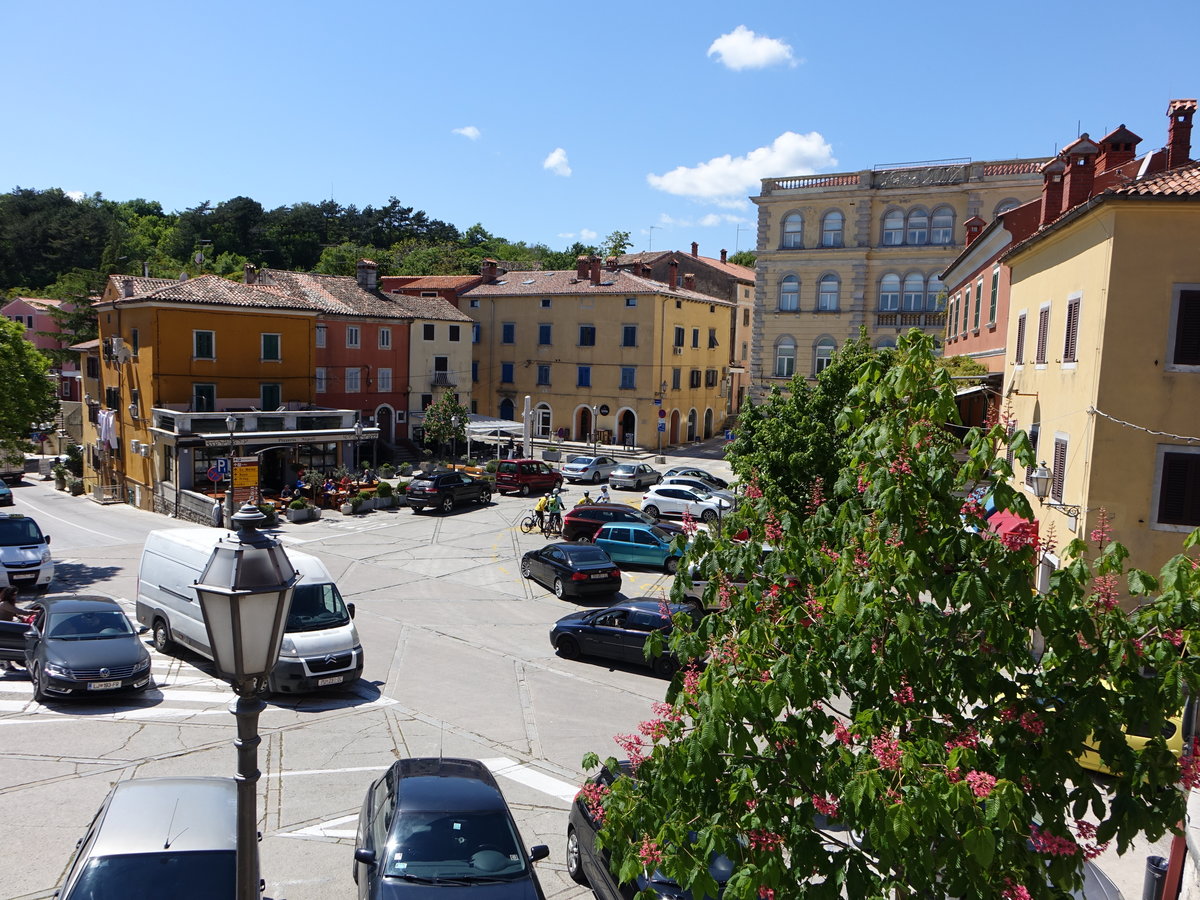 Labin, Huser um den Marschall Titov Platz (29.04.2017)