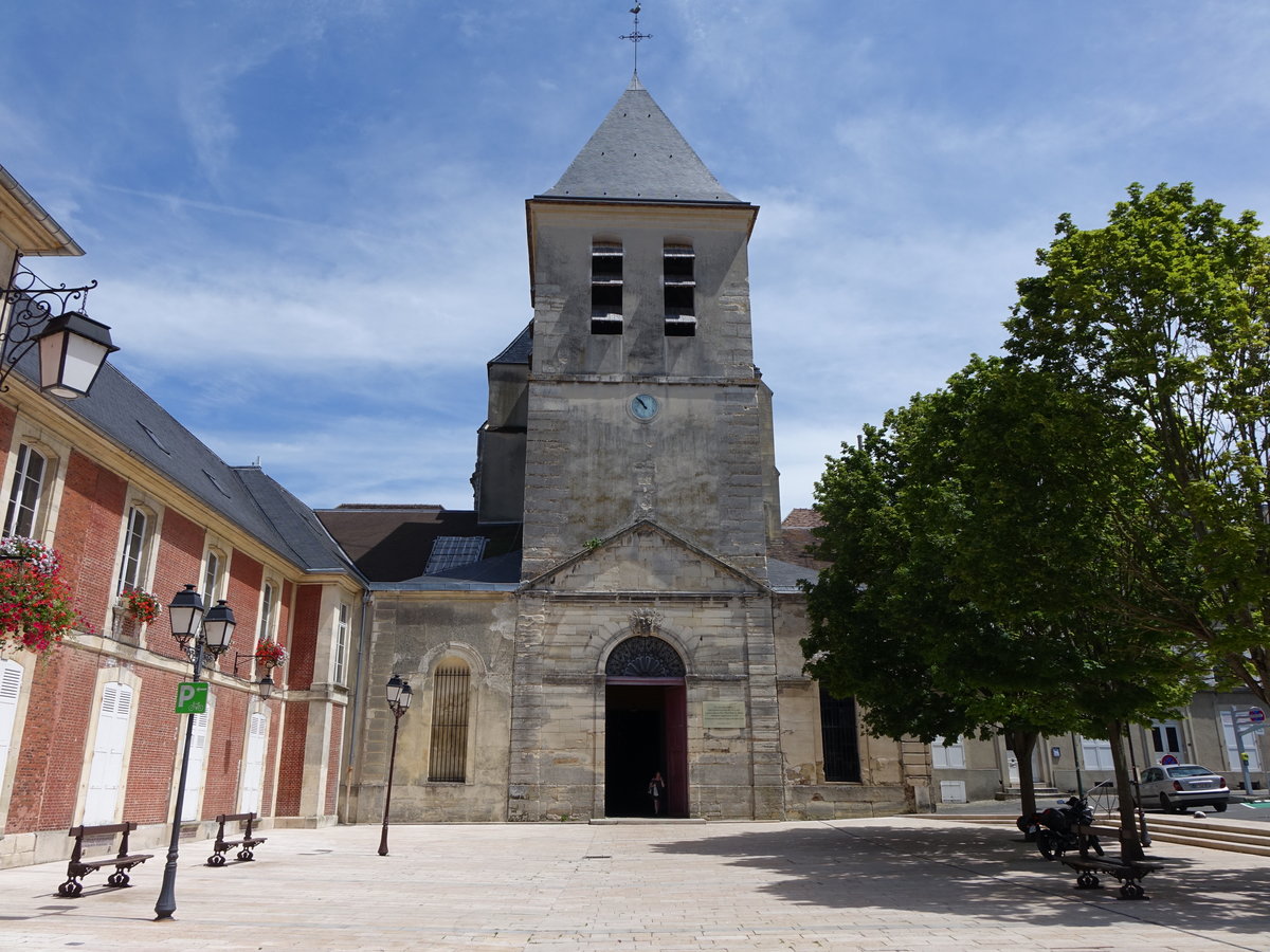 Lagny-sur-Marne, ehem. Abteikirche Notre-Dame-des-Ardents-et Saint Pierre, erbaut im 13. Jahrhundert (10.07.2016)