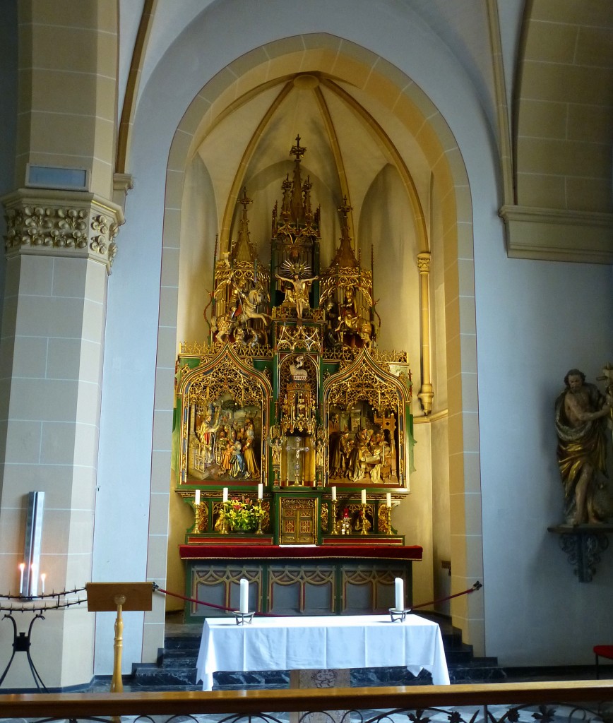 Lahnstein, ein prachtvoller Seitenaltar in der St.Martinus-Kirche, Sept.2014
