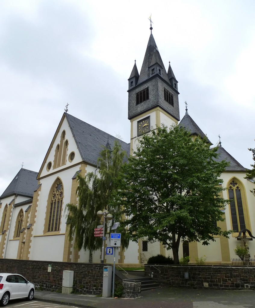 Lahnstein, die katholische Pfarrkirche St.Martinus, geht zurck auf das 12.Jahrhundert, Sept.2014