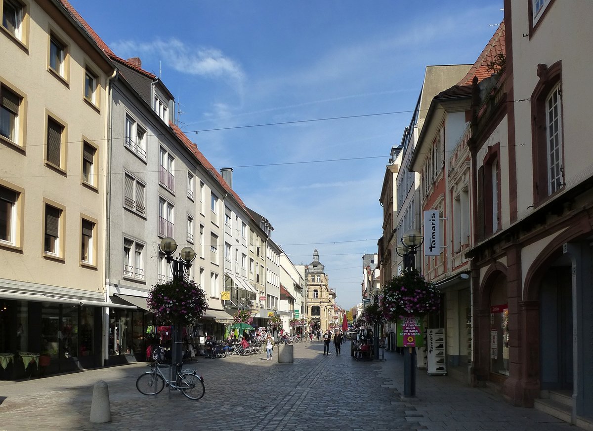 Landau, Blick durch die Marktstrae Richtung Rathausplatz, Sept.2017