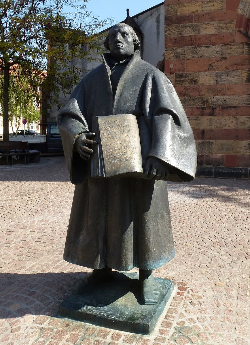 Landau, das Lutherdenkmal an der Stiftskirche, Sept.2017