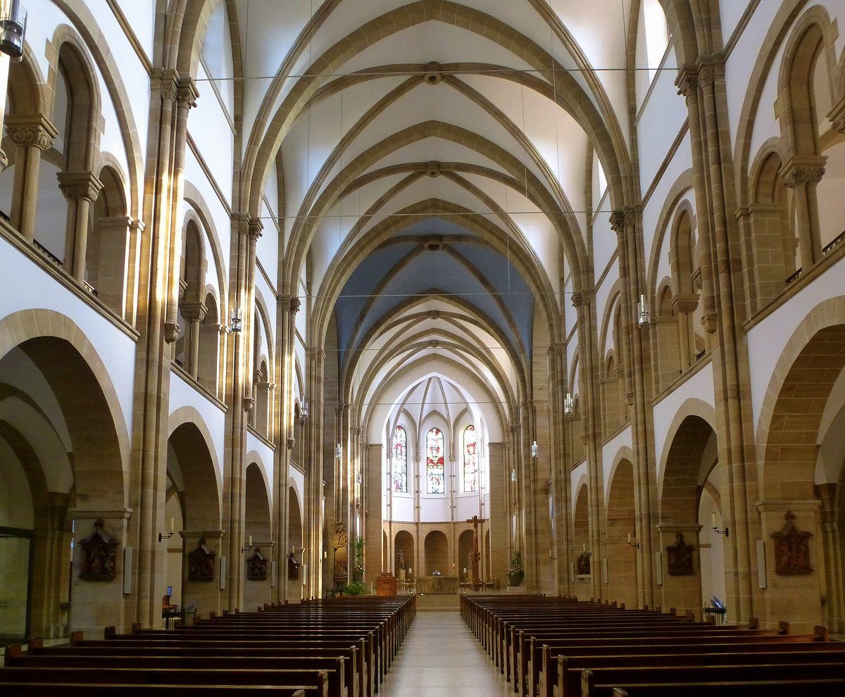 Landau, Marienkirche, Blick zum Altar, Sept.2017