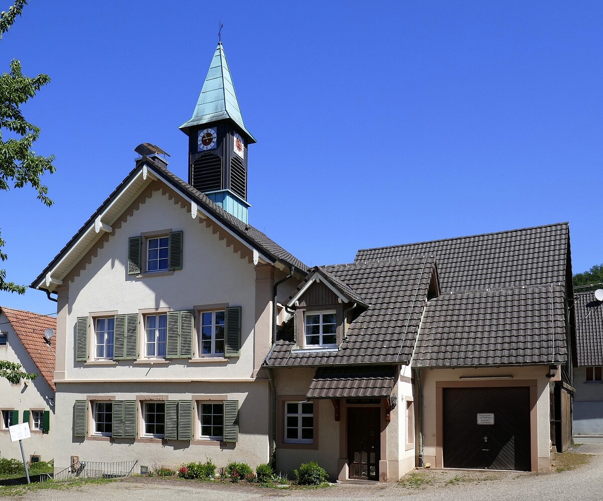 Landeck, das ehemalige Schulhaus, gebaut 1768-69, Umbau zum Brgerhaus 1983-84, Juni 2022