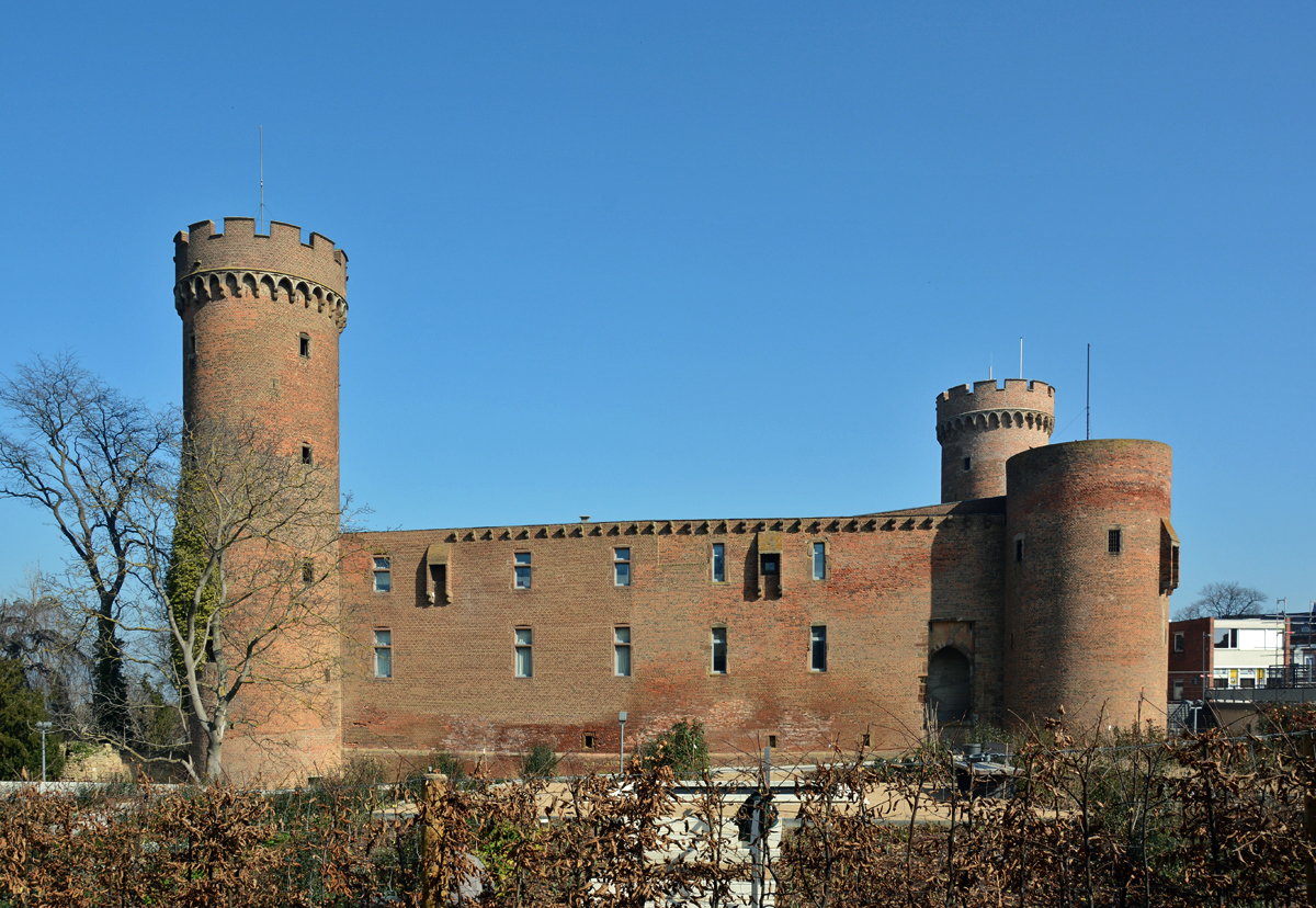 Landesburg Zlpich, seit Ostern eingebunden in die Landesgartenschau NRW - 12.03.2014