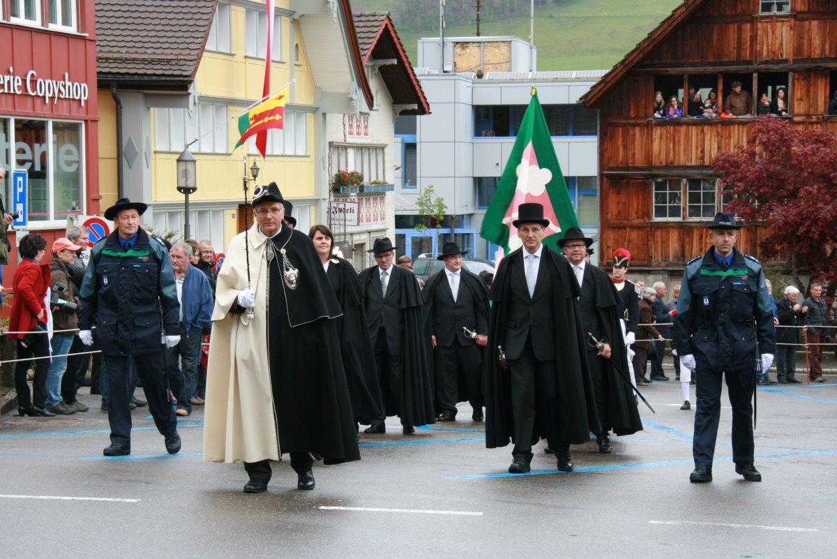 Landsgemeinde in Appenzell. Aufzug des Landammann, der Standeskommission sowie der Prsidenten und Mitglieder des Kantonsgerichtes zur Landsgemeinde auf dem Landsgemeindeplatz; 27.04.2014