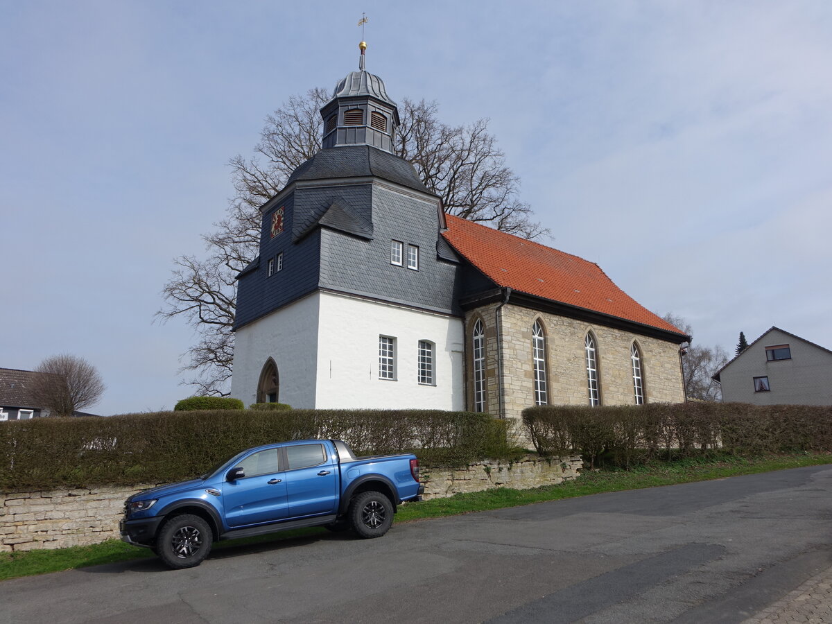 Langenholtensen, evangelische St. Martini Kirche, Kirchturm von 1689, Langhaus erbaut von 1877 bis 1878 (19.03.2024)