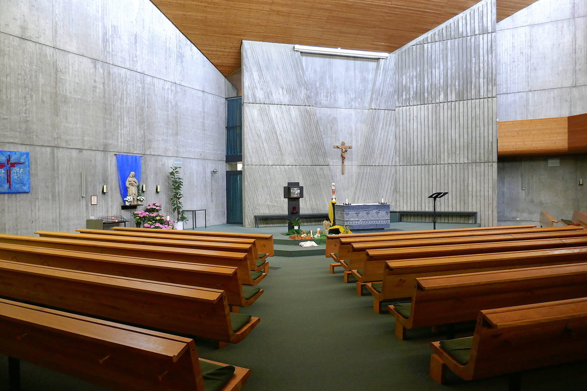 Langhurst, Blick zum Altar in der Marienkirche, Mai 2020