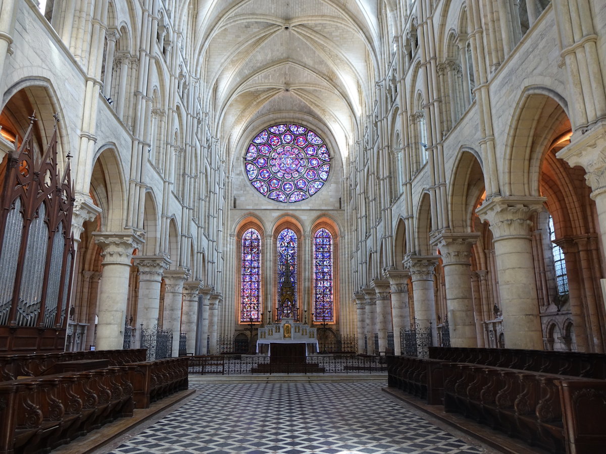 Laon, Chor mit Chorgesthl und Altar in der Kathedrale Notre Dame (09.07.2016)