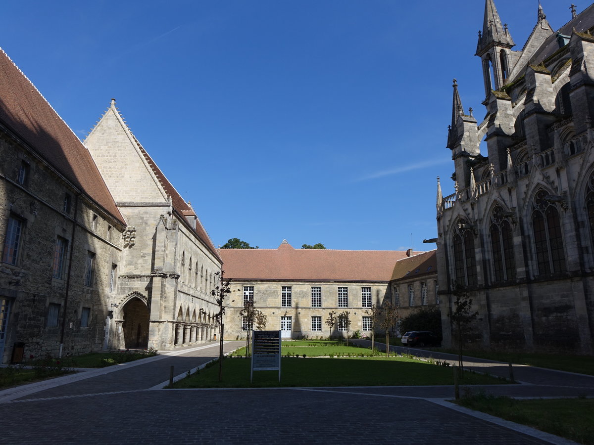 Laon, ehem. Bischofspalast, erbaut im 12. Jahrhundert durch Bischof Gautier de Mortagne, seit 1881 Gerichtsgebude (09.07.2016) 