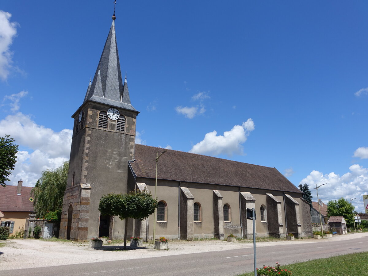 Laperriere-sur-Saone, Pfarrkirche Sainte-Marie-Madeleine, erbaut im 18. Jahrhundert (01.07.2022)