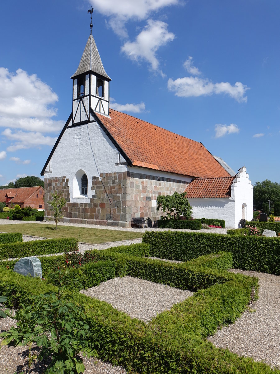 Lasby, romanische Dorfkirche, erbaut von 1173 bis 1183 (24.07.2019)