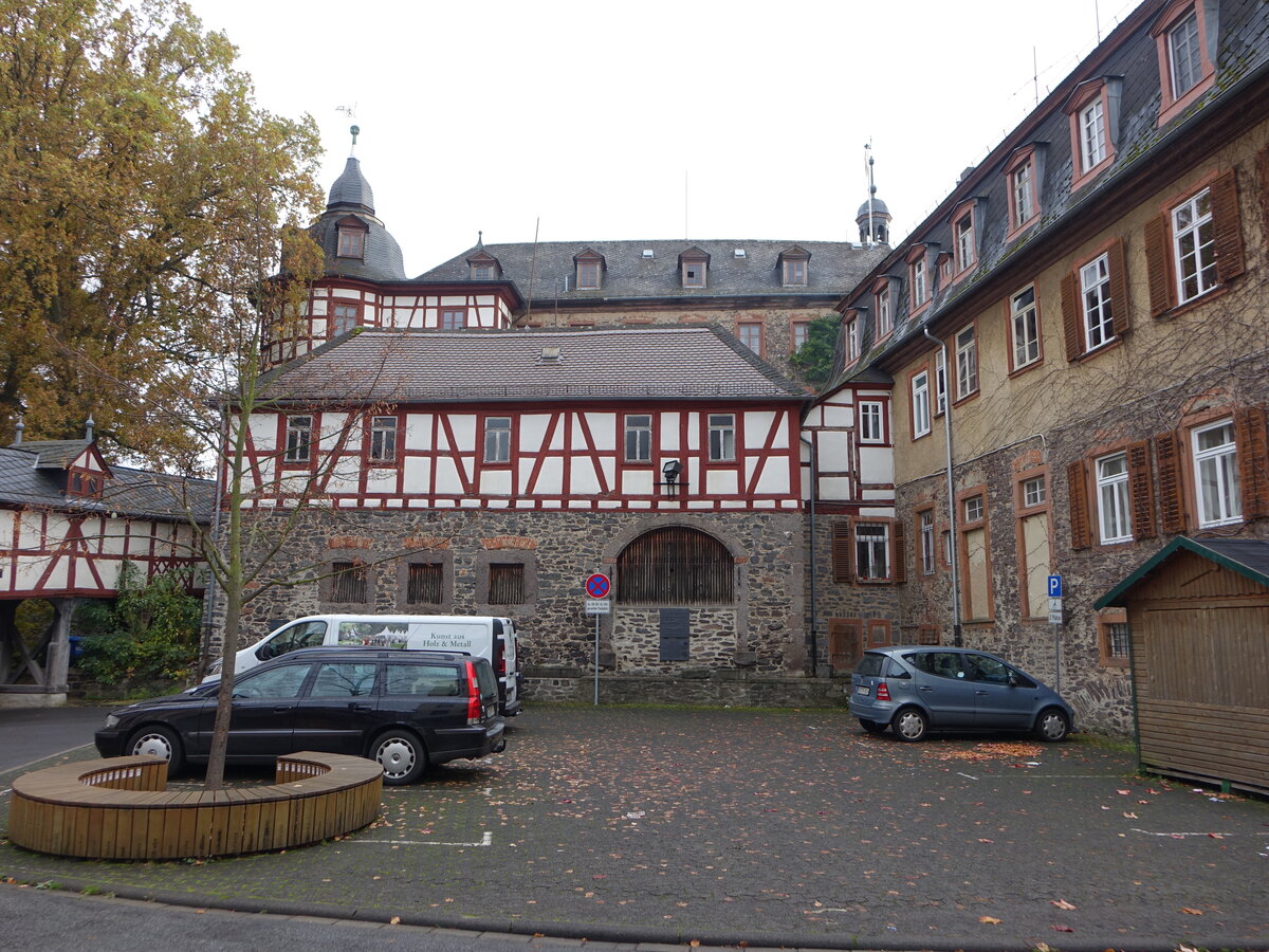 Laubach, Schloss der Grafen zu Solms-Laubach, erbaut im 16. Jahrhundert (31.10.2021)