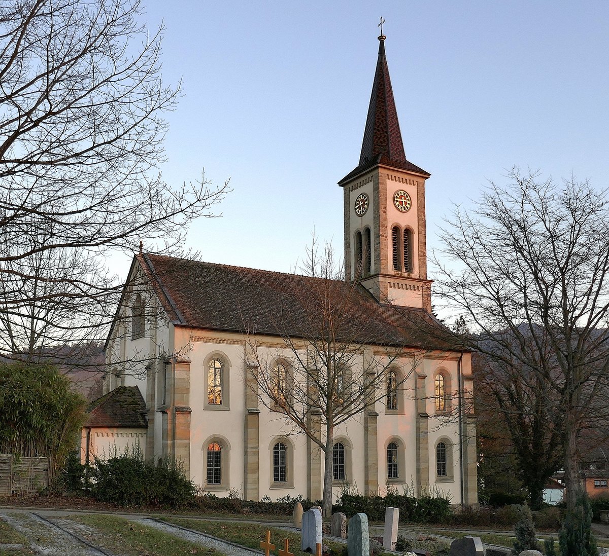 Laufen im Markgrflerland, die evangelische St.Johanniskirche, gebaut nach den Plnen des Badischen Baudirektors H.Hnsch, eingeweiht 1856, Feb.2019